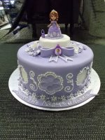 Gâteau sur mesure de Star-Wars. En vedette, un BB-8 en 3D fait en pâte de sucre. Fait sur mesure, pour plus d'information contactez-nous.